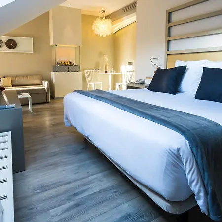 & Princesa Munia Hotel 4*